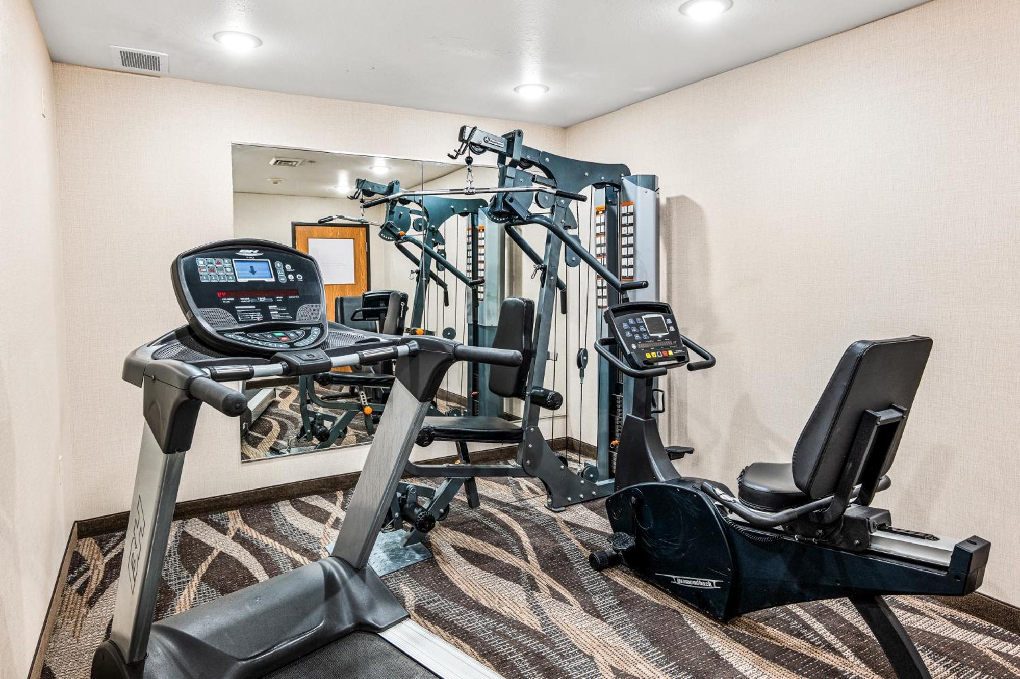 Boarders Inn & Suites By Cobblestone Hotels - Shawano Bagian luar foto